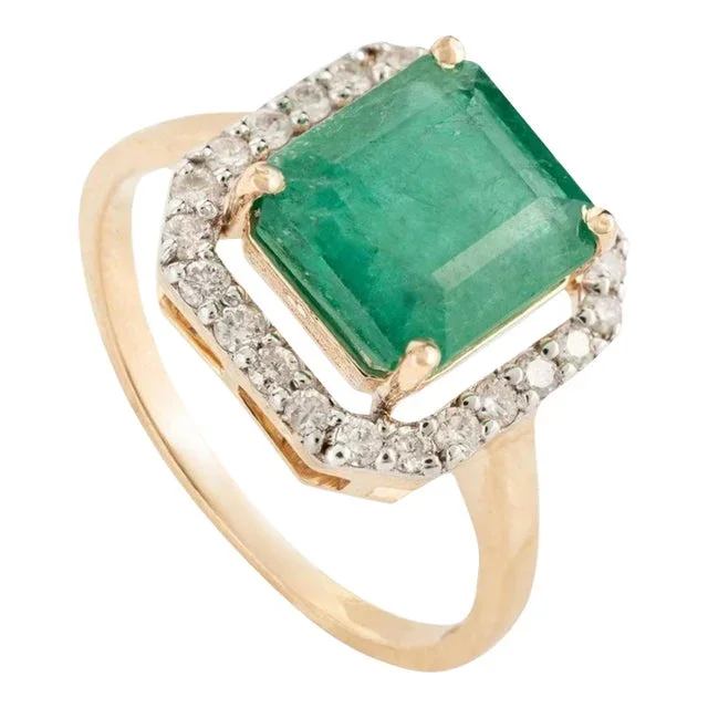 Emerald Halo Diamond Wedding Ring in 18k Size 7