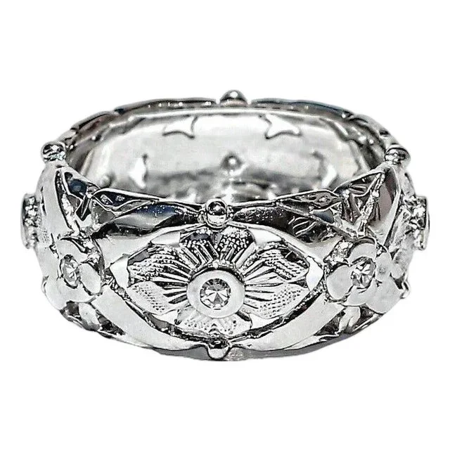 Ornate White Gold Vintage Wedding Band With Diamonds in Floret Stations