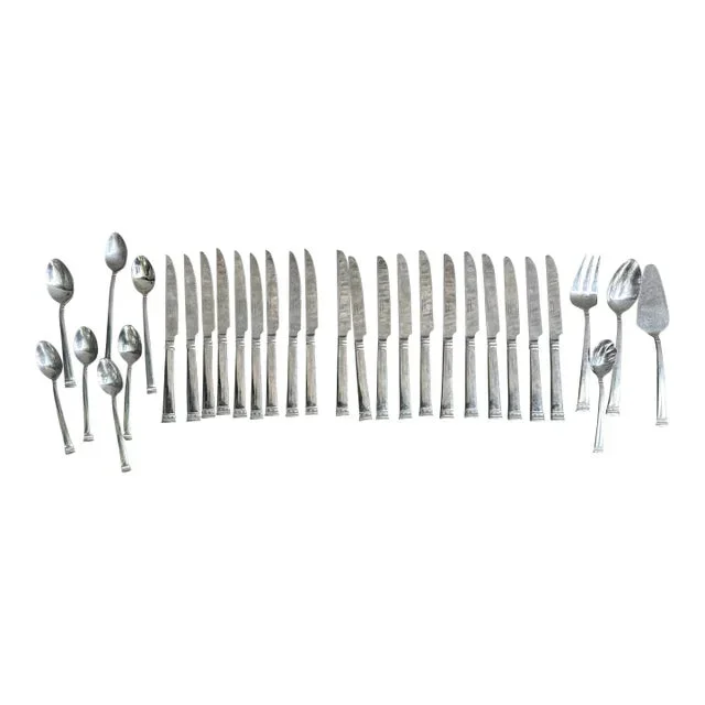 Reed and Barton Winthrop Flatware Set Knives Spoons Service- 31 Pieces