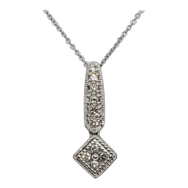 White Diamond Pendant Necklace in 18k Gold